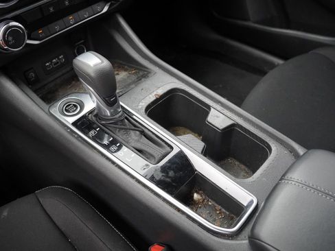 Used 2025 Nissan Sentra SV image 14