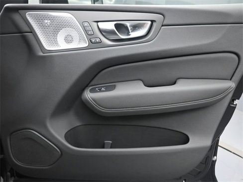 New 2026 Volvo XC60 B5 Ultra w/ Protection Package Premier image 30