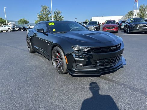 Used 2020 Chevrolet Camaro SS RWD image 1