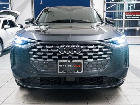 Used 2025 Audi Q5 Premium image 2