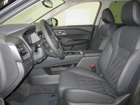 New 2026 Nissan Rogue Platinum w/ Platinum Premium Package image 15