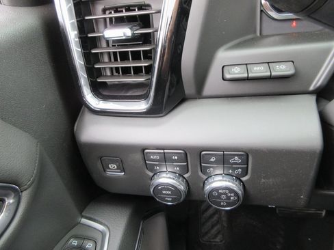 New 2025 GMC Sierra 1500 Denali w/ Denali Reserve Package image 19