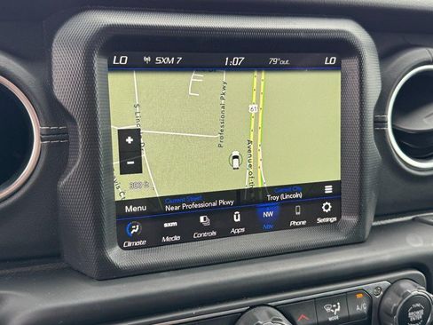 Used 2021 Jeep Gladiator Overland w/ Popular Equipment Package AWD/4WD image 21