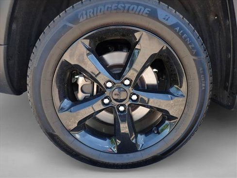 Used 2023 Jeep Grand Cherokee L Laredo AWD/4WD image 7