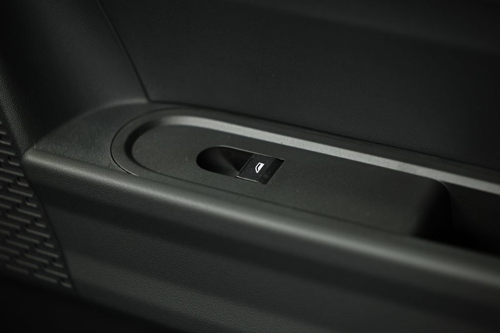 New 2026 MINI Cooper 2-Door Hardtop FWD image 40