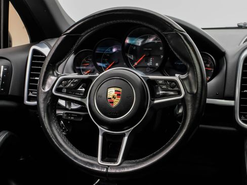 Used 2016 Porsche Cayenne AWD/4WD image 16