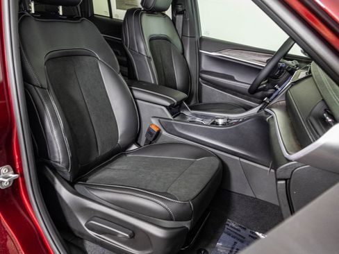 New 2026 Jeep Grand Cherokee Altitude AWD/4WD image 41