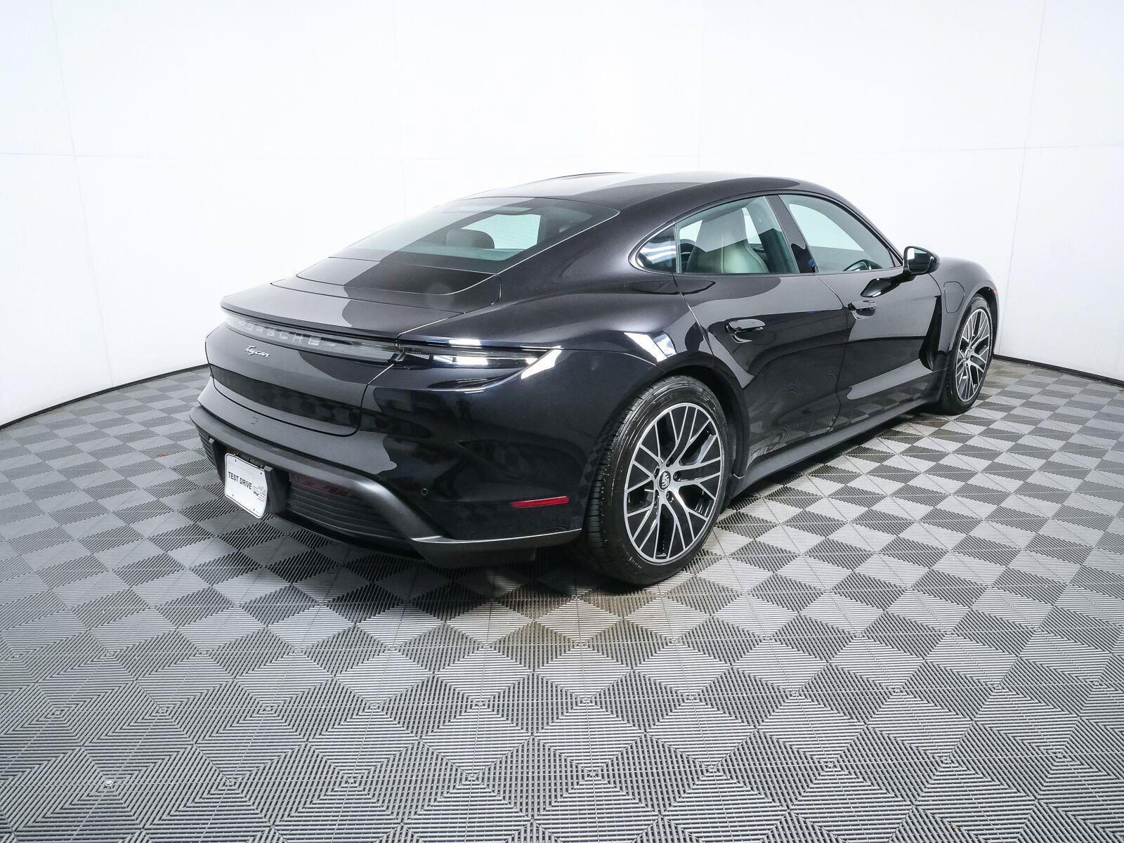 Certified 2022 Porsche Taycan RWD image 27
