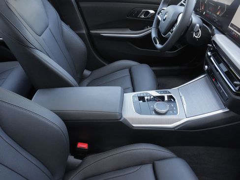 Used 2025 BMW 330i Sedan RWD image 11