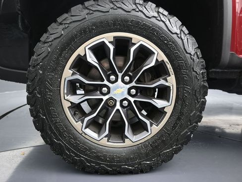 Used 2017 Chevrolet Colorado ZR2 image 10