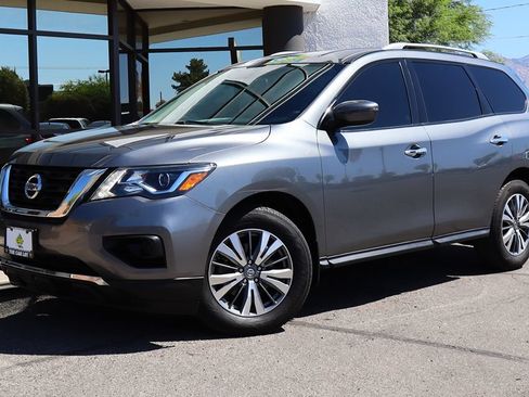 Used 2020 Nissan Pathfinder S FWD image 2