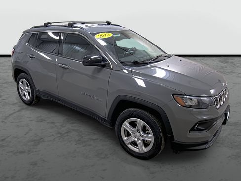 Used 2023 Jeep Compass Latitude w/ Convenience Group image 5