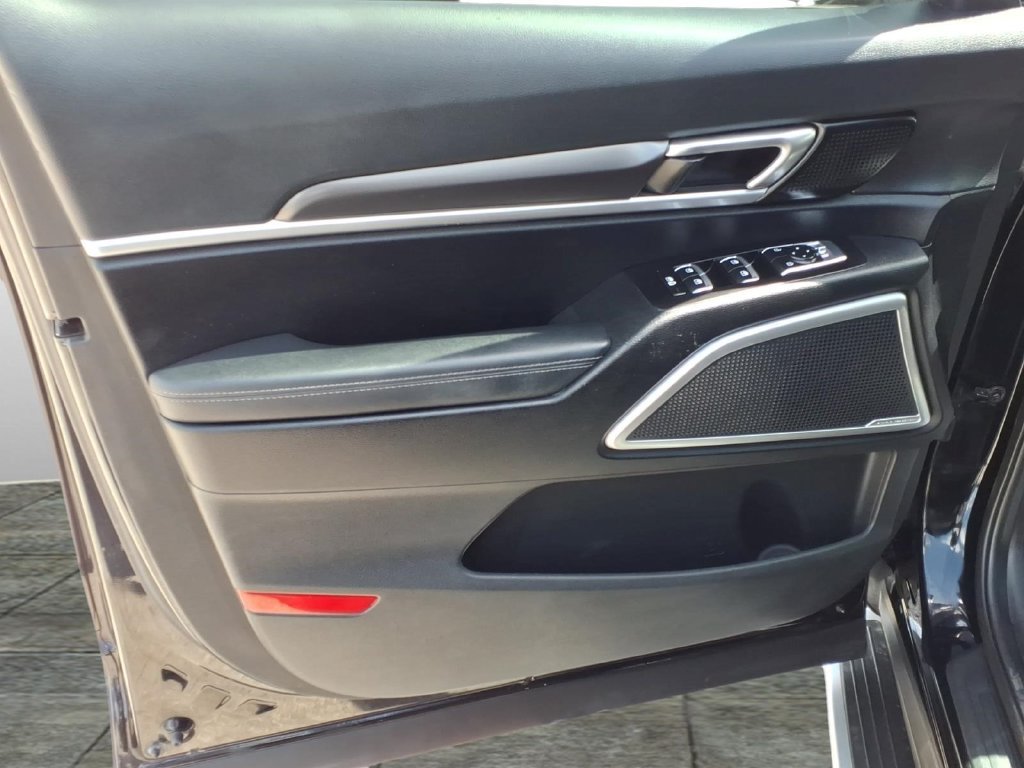 Used 2023 Kia Telluride LX FWD image 11