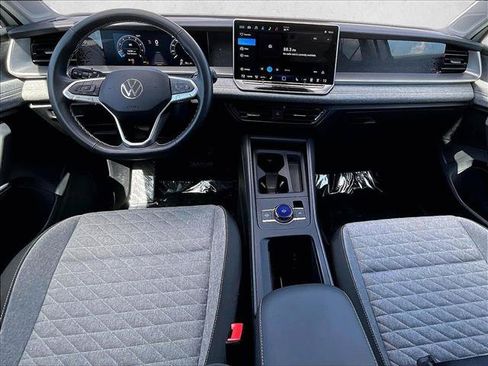 Used 2025 Volkswagen Tiguan S AWD/4WD image 16