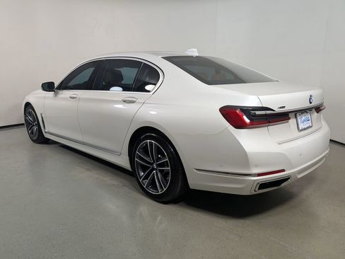 Used 2022 BMW 750i xDrive w/ Executive Package AWD/4WD image 6