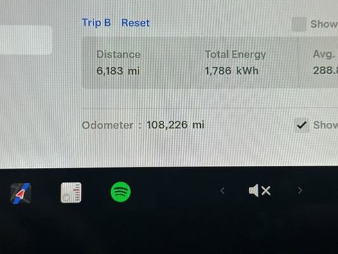 Used 2021 Tesla Model Y Long Range image 31