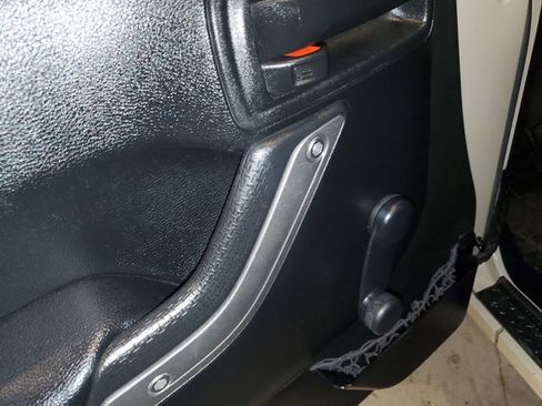Used 2017 Jeep Wrangler Unlimited Sport AWD/4WD image 13