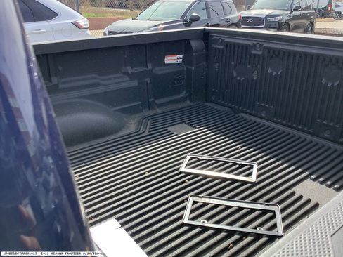 Used 2022 Nissan Frontier SV w/ Technology Package image 17