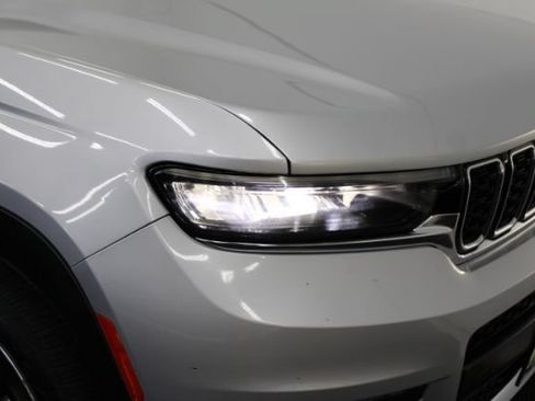 Used 2021 Jeep Grand Cherokee L Limited AWD/4WD image 29
