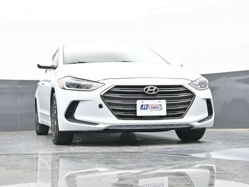 Used 2018 Hyundai Elantra SE FWD image 51