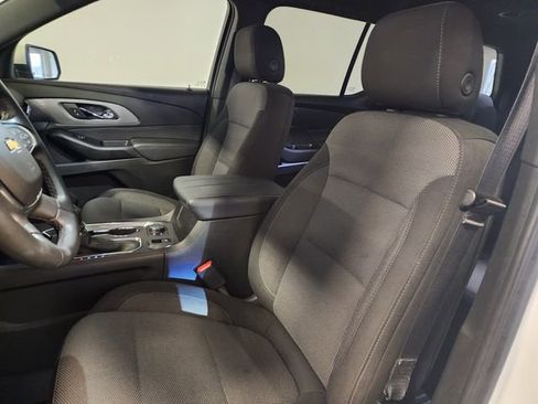 Used 2023 Chevrolet Traverse LT image 12