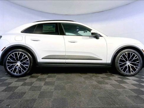 New 2025 Porsche Macan Electric image 68