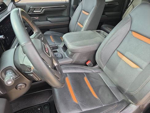 Used 2024 GMC Sierra 1500 AT4 w/ Technology Package AWD/4WD image 15