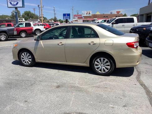 Used 2013 Toyota Corolla LE FWD image 16