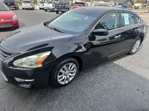 Used 2014 Nissan Altima 2.5 S image 2