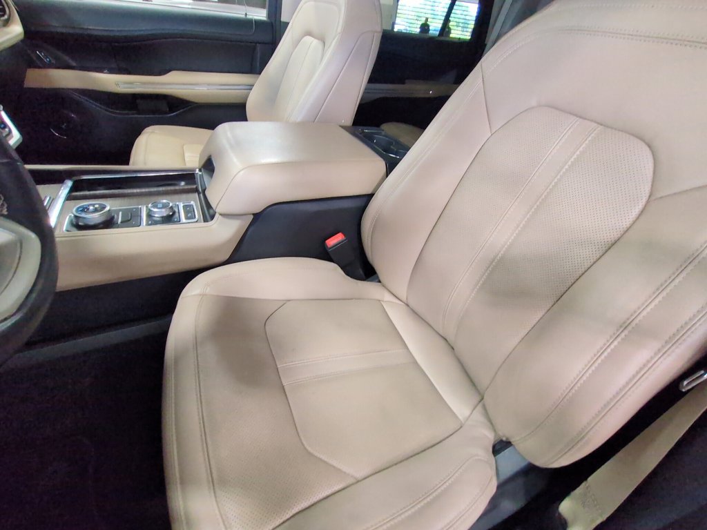 Used 2022 Ford Expedition Max Limited AWD/4WD image 11