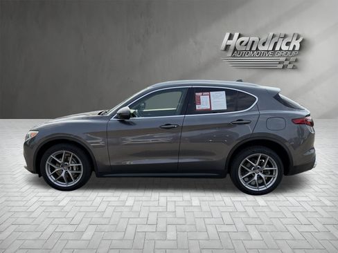 Used 2018 Alfa Romeo Stelvio AWD image 7