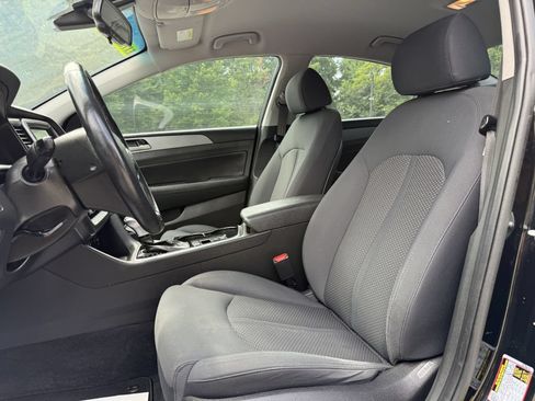 Used 2018 Hyundai Sonata SEL w/ Tech Package 02 FWD image 9