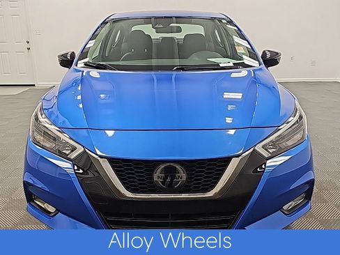 Used 2021 Nissan Versa SR image 4