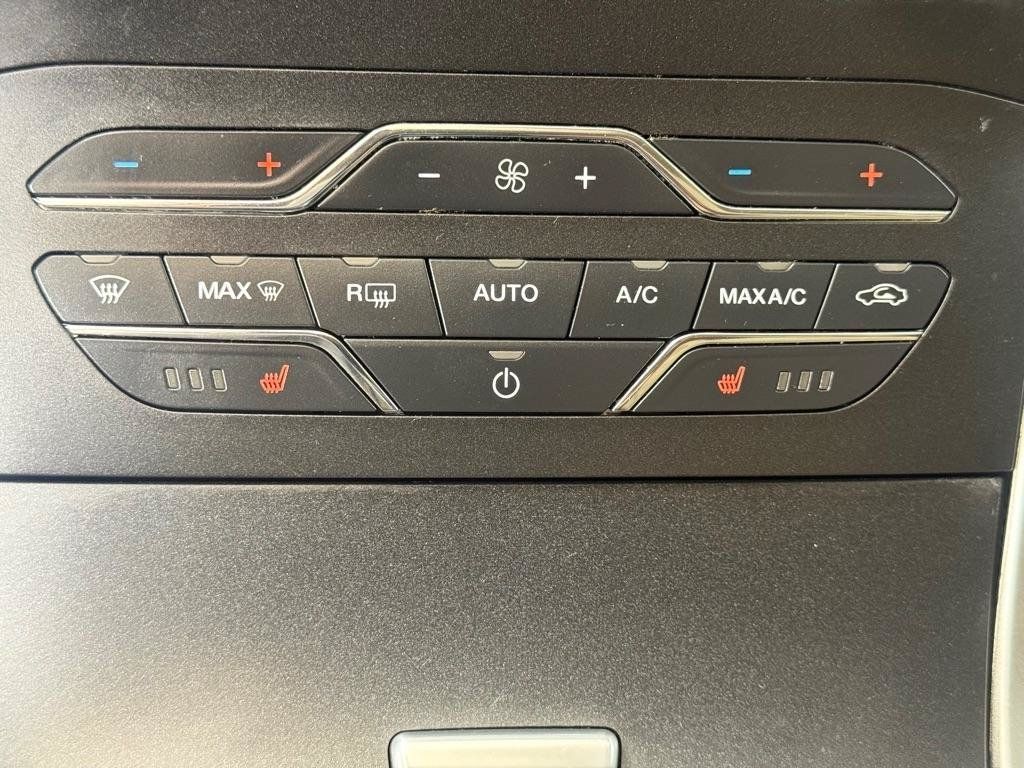 Used 2015 Ford Edge SEL w/ Equipment Group 201A FWD image 19