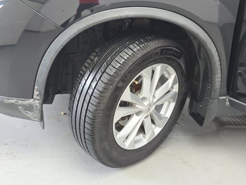 Used 2016 Nissan Rogue SV w/ SV Premium Package AWD/4WD image 32
