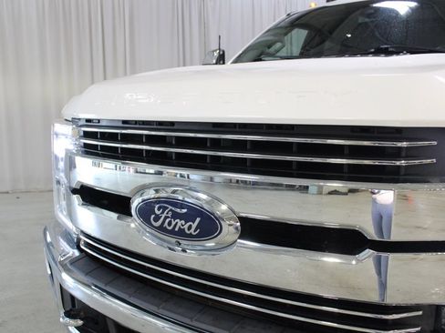 Used 2019 Ford F350 Lariat w/ Lariat Ultimate Package AWD/4WD image 34