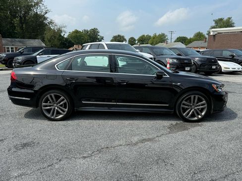 Used 2017 Volkswagen Passat 1.8T R-Line FWD image 2