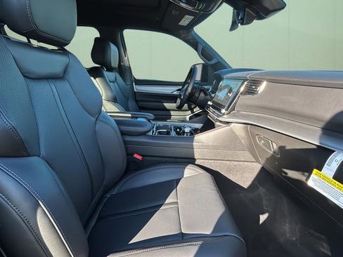 New 2026 Jeep Grand Wagoneer Limited AWD/4WD image 41