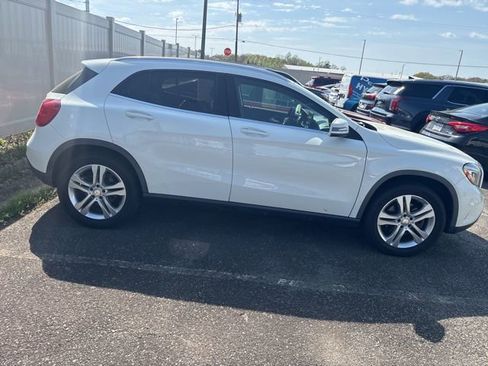 Used 2016 Mercedes-Benz GLA 250 4MATIC image 2