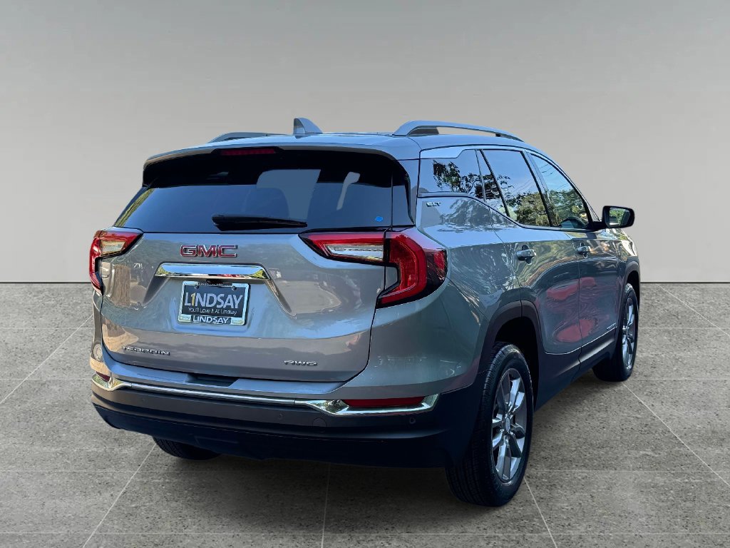 Used 2024 GMC Terrain SLT w/ LPO, Floor Liner Package AWD/4WD image 10