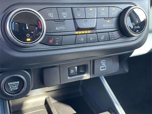 Certified 2024 Ford Maverick Lariat w/ Black Appearance Package image 11