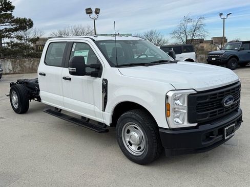 Used 2024 Ford F350 XL RWD image 3