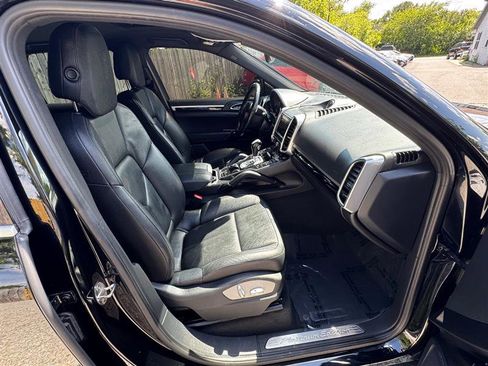 Used 2014 Porsche Cayenne image 26
