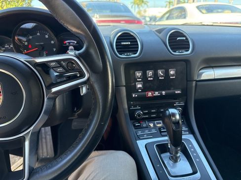 Used 2017 Porsche 718 Boxster image 4