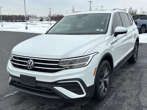 Used 2022 Volkswagen Tiguan SE image 16