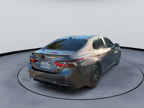 Used 2021 Toyota Camry SE w/ Blackout Package (TMS) FWD image 5