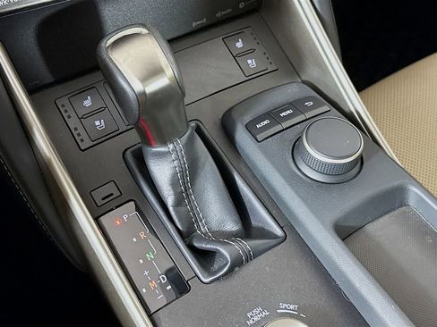 Used 2019 Lexus IS 300 AWD image 16