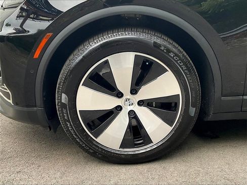 Certified 2024 Porsche Macan 4 Electric image 14