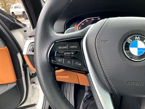 Used 2023 BMW 540i w/ Convenience Package image 20