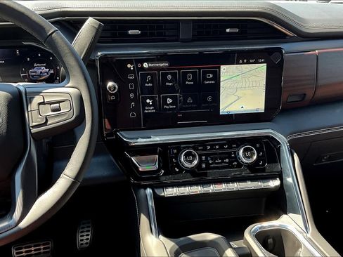 Used 2025 GMC Sierra 3500 Denali Ultimate image 6